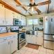 Steps to Sand Surfside Beach Gem with Large Yard, Surfside Beach (Foto 8)