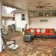 Centrally located, family and furry friendly fun!, Yakima (photo 2)