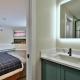 NEW Killington Studio with Kitchenette, WiFi, TV, Fireplace, Close to Resort on the Shuttle Route, 213 condo, Killington (zdjęcie 4)
