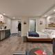 NEW Killington Studio with Kitchenette, WiFi, TV, Fireplace, Close to Resort on the Shuttle Route, 213 condo, Killington (zdjęcie 10)