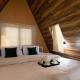 StayVista at The Loft - Pet Friendly Villa with A-Frame Structure, English Interiors, Bonfire, Srinagar - Foto 9