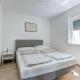 Damar Apartmani, Сень (фото 5)