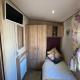 Lakeside Retreat 1 with hot tub, private fishing peg situated at Tattershall Lakes Country Park, Tattershall (foto 8)