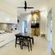 Modern 4BR Apartment Near Mid Valley Sunway Velocity Free WiFi Parking, Куала-Лумпур - Фото 4
