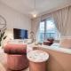 Elegant 1BR at Harbour Views Tower 1 by Deluxe Holiday Homes, Dubái - Foto 9