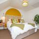 Ironside House, Thrapston king or twin beds, free parking, workspace, corporates, sleeps 8, Thrapston (Foto 9)