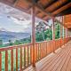 Spacious 4BR w/ Amazing Views!, Waynesville