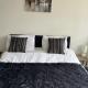 A Home from Home, Ascot (fotografie 3)