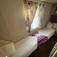 Lakeside Retreat 1 with hot tub, private fishing peg situated at Tattershall Lakes Country Park, Tattershall (foto 10)