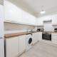 Functional Budget Stay with Wi-Fi and Laundry Facilities near Tube Station, Londres - Foto 10