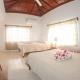 Van Villa Guesthouse, Negril (photo 2)