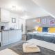 Stylish Studio 8 with Kitchenette by CB Stays no minimum stays Cambridge - Photo 10