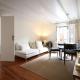 Chic Urban Retreat at Downtown with Balcony & Views, 5th-floor no lift, Lisbonne - Photo 3