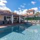 Comfortable family house with pool and jacuzzi