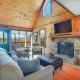 Central Sevierville Cabin w/ Hot Tub & Views!, Sevierville (foto 5)