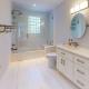 Bright Modern 2BR 2BA with Balcony - King bed-Fast Wi-Fi 75 inch OLED TV, Wilmington (foto 7)