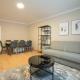 A 2-bedroom apartment with a king-size bed and a balcony is located just a 15-minute walk from Stephansplatz., Wien - Foto 5