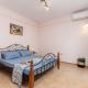 Nick & Debbie's two-storey apartment, Mélanes (фото 6)