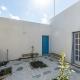 Nick & Debbie's two-storey apartment, Mélanes (фото 9)