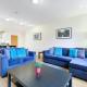 Spacious Luxury 3 Bed Apt with Parking by 360Stays, Maidenhead