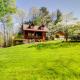 Peaceful Candler Cabin with Private Hot Tub!, Candler