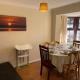 Large, Quiet, Sleeps 16, 4 bathrooms, Parking, Leicester Лестер - Фото 2