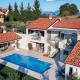 A stunning villa with a swimming pool in Lindar near Pazin, Lindar