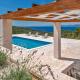 A gorgeous villa on a private property on the island Brač Pučišća - Foto 2