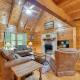 Cabin with Hot Tub about 6 Mi to Downtown Gatlinburg! - Photo 4