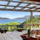Lakeside Lookout - Lake Tarawera Holiday Home - Foto 3