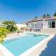 Modern villa with Heated Pool & BBQ Next to the Beach Marbella - Fotografie 3