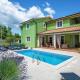 Beautiful poolside villa in Rakalj