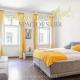 Vivid King Bed Apt - 12 minutes from City Center, Wien - Foto 1
