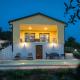 Villa Tai, enjoy the green oasis with 2BR ,WIFI, pool, AC
