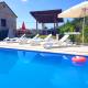 Elegant House in Pontevedra + Private Pool, Rífrío