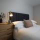 Spacious - Contemporary 2BR Apartment - Central Ambleside - Parking - Photo 9
