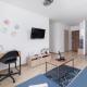 Family Apartment with Parking & Terrace by Noclegi Renters Cracovia - Foto 8