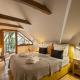 Gigantic Boho Chic 3 Bedroom 3 Bathroom Loft with Hanging Chair, Praha - Fotografie 3