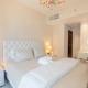 Downtown Dubai, Luxury 2 Bed 2 Bath Apartment - Pool, Gym, AirCon, Parking - Views of The Dubai Fountain & Burj Khalifa, Dubaj - Fotografie 3
