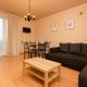 Wola Apartment with Balcony & close to Metro by Noclegi Renters, Varsavia - Foto 1