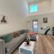 Modern One-Bed Loft in Hollywood Sign View & Free Parking, Los Angeles - Foto 4
