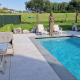 LA VILLA DE SENY , villa de charme avec jardin ,Piscine nature, jacuzzi , petanque, fitness, billard,ping pong,, Seny (fotografie 7)