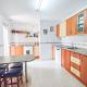 Spacious 4 bedroom with parking in town centre, Nerja - Fotografie 3