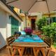 casa con giardino, garage, wi-fi, 2 bagni e AC in una camera da letto, Imperia (foto 2)