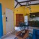 Centrally located in Jaco, walk to beach, beautiful pool! Each Villa Paradise is 1bd 1bath Condo Units sleep 5 or book both units and open connecting door for 10 ppl- Paradise Found! Jacó - Fotografie 9