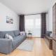 Cozy Apartment with Balcony Chmieleniec by Noclegi Renters Cracovia - Foto 8