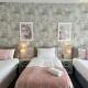 Large five bedroom home with parking, sleeps 11!, Manchester - Photo 6