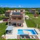 Paradis Villa Stone Queen with Heated Pool, Butkovići (fotografie 3)