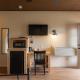 -Pet Friendly- Miners Cabin #6 - King Bed with Private Balcony, Tombstone (Foto 10)