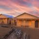 -Pet Friendly- Miners Cabin #6 - King Bed with Private Balcony, Tombstone (Foto 2)